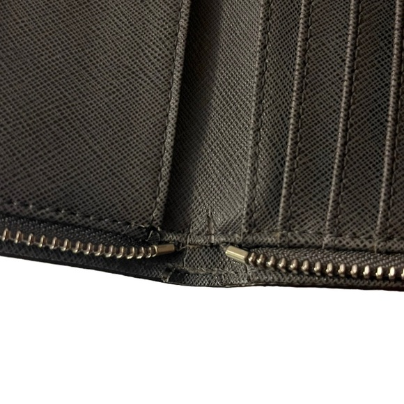 Michael Kors Grey Snakeskin Patterned Embossed Wallet - Picture 13 of 15